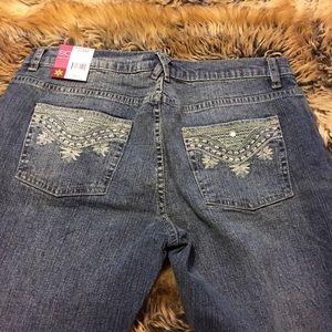 SO stretch embroidered flare jeans NWT 9